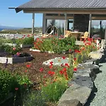 Дом отдыха With Sunny Terraces And Sea Views Lysesund