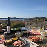 Дом отдыха With Sunny Terraces And Sea Views