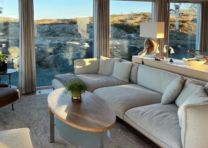 With Sunny Terraces And Sea Views Feriehus *